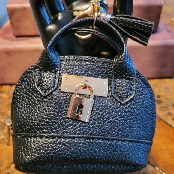 Elegant Black Mini Handbag - Picture 3 of 4